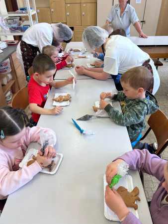 Navštívily jsme kadeřnictví a zahrály si na pekaře